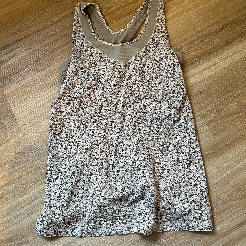 Lululemon Tone It Tank Petite Fleur Silver Spoon Ambient Grey Size 6 small